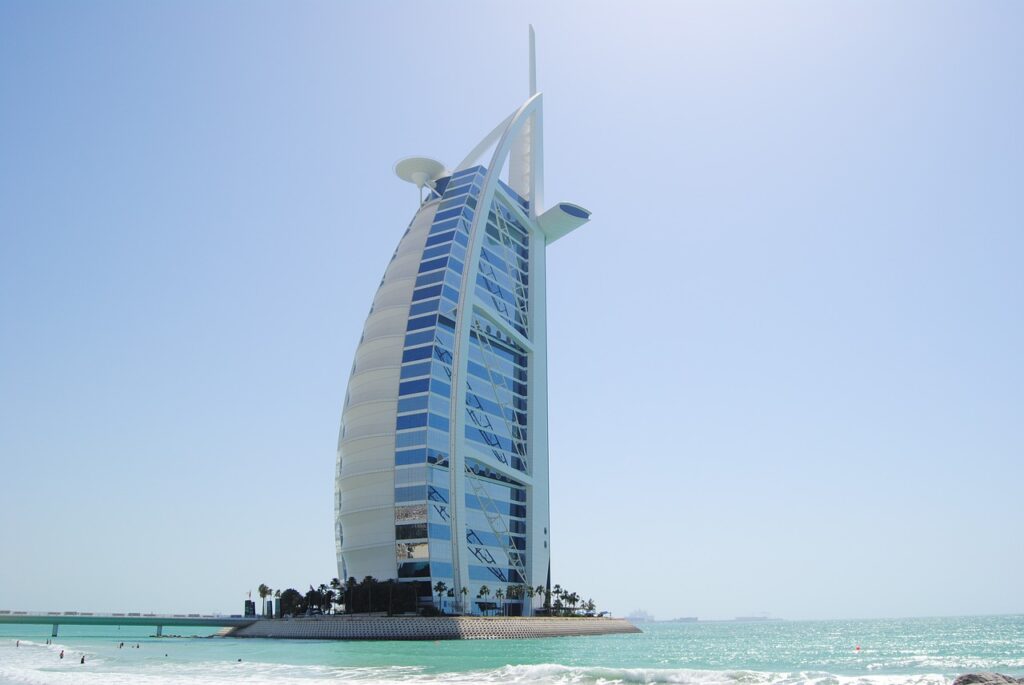 Takzvaná plachetnice je jeden ze symbolů Dubaje