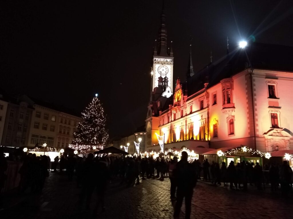 Nejkrásnější vánoční trhy v ČR: navštivte Olomouc