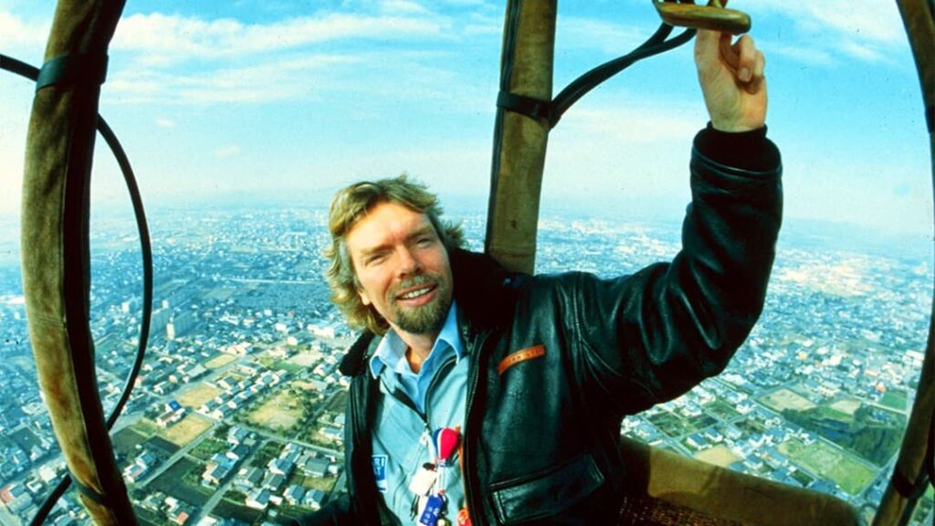 Richard Branson při letu ve horkovzdušném balónu