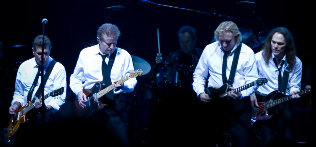 Mezi nejúspěšnější kapely v historii hudby patří The Eagles. 