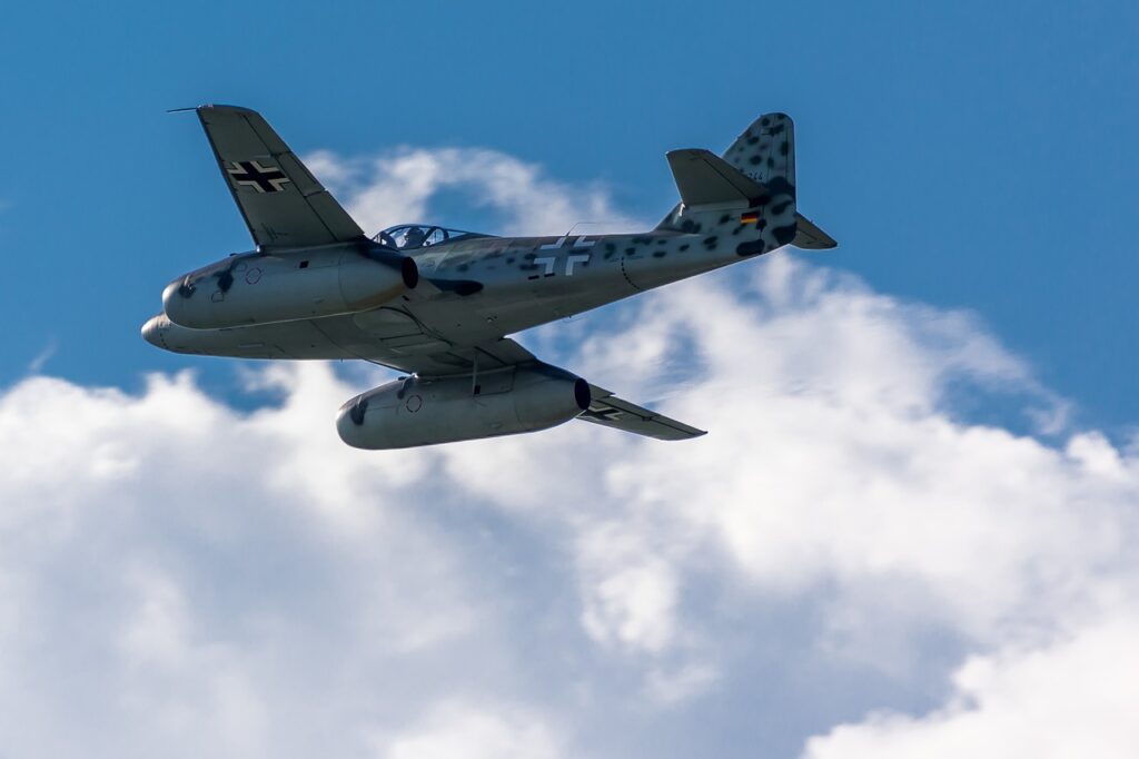 Messerschmitt Me 262 byl první operační proudovou stíhačkou na světě